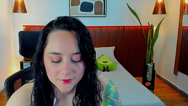 KatherineBond online show from October 9, 8:02 pm