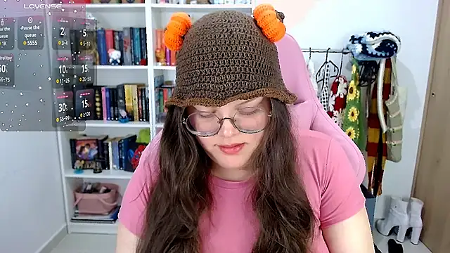 Gabiwaifu online show from October 3, 11:15 am