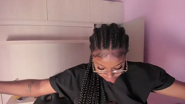 tamaraa smiith online show from October 20, 7:50 pm