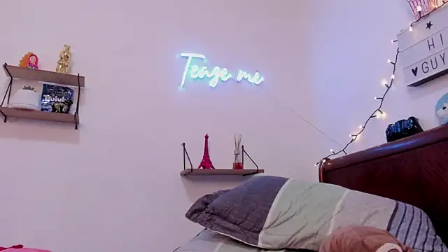 Manuela monroe online show from April 28, 3:43 am