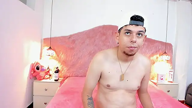 Derek and Skarlet online show from February 9, 3:25 pm