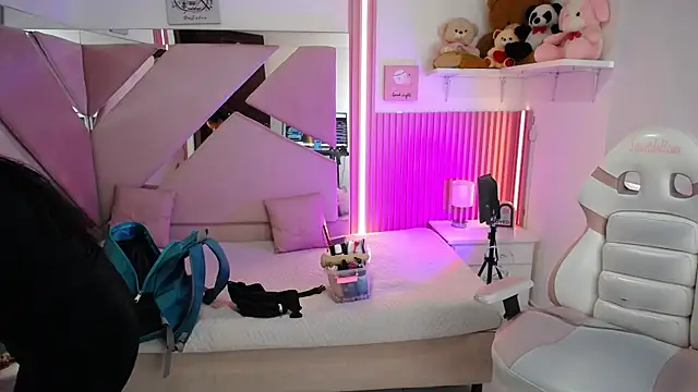  Miaaleon online show from October 7, 12:42 pm