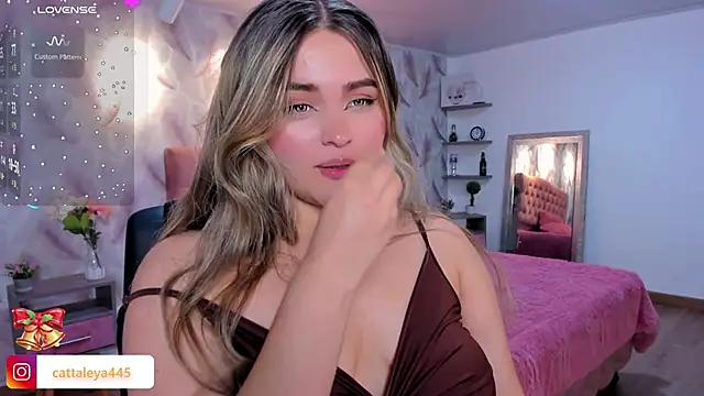 cattaleya    online show from November 19, 2:44 am