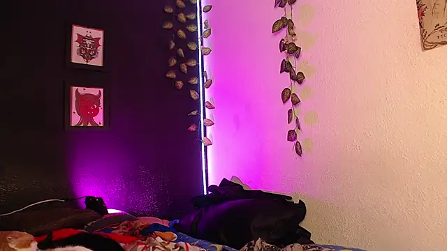 niakat  online show from March 11, 1:32 am