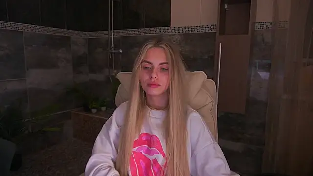 ChloeBrightt online show from November 28, 9:51 pm