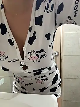 AtheneaRossi online show from April 21, 10:22 am