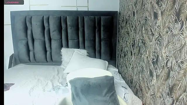 ScarletHoot  online show from September 18, 5:00 pm