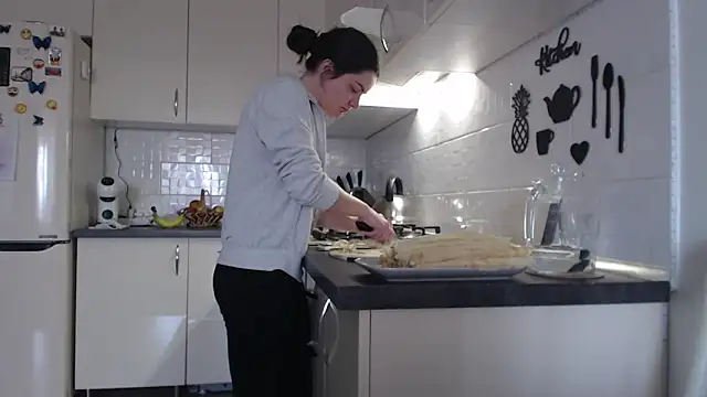  JustmeHere  online show from March 4, 11:06 am