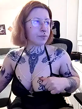 divine eve online show from March 22, 6:36 pm