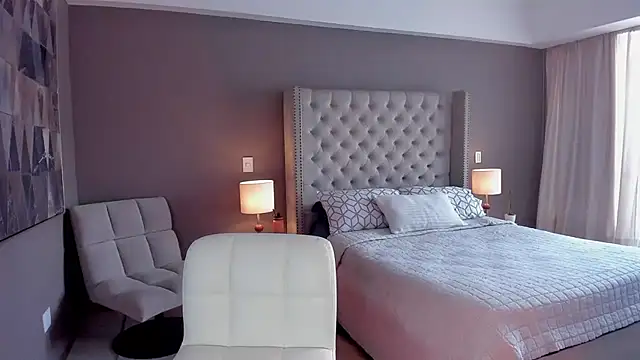 vangie  online show from November 17, 7:47 pm