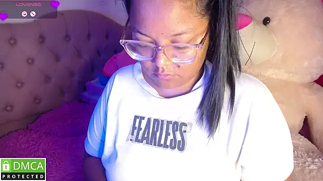 KittyHot20 online show from December 17, 5:17 pm