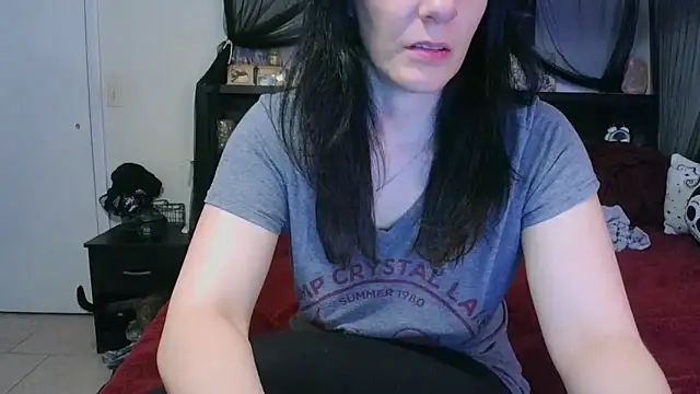 CrystalLakeXO online show from March 13, 11:00 am