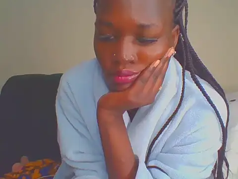 cutesmiling online show from April 13, 8:04 am