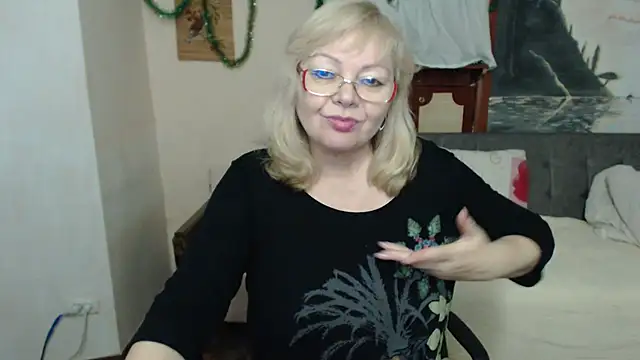 EvelynLoveShy online show from January 8, 8:35 pm