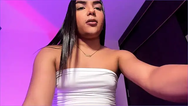 CandyLatinHott online show from October 8, 1:43 am