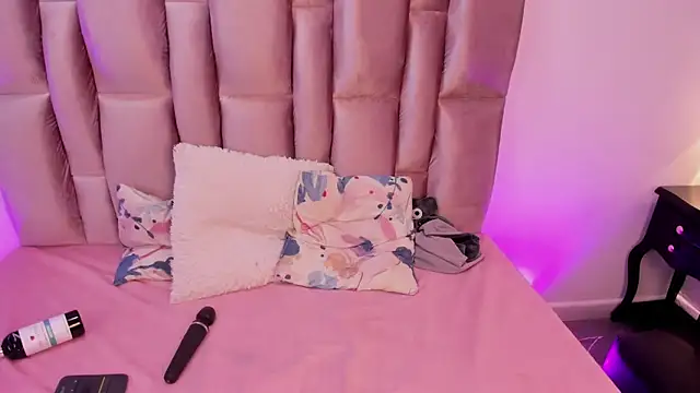 NikyBrookss online show from April 1, 1:41 pm