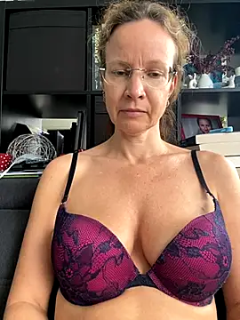 AnnikaRose online show from September 16, 11:40 am