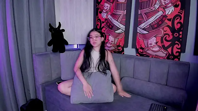 JadeyKhada online show from September 27, 9:11 pm