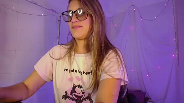 Giia paiige18 online show from December 15, 11:10 pm