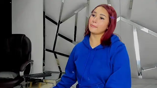 Catherinee69 x online show from April 1, 2:56 am