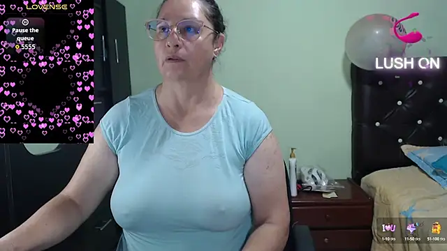 hairyglad69 online show from September 12, 7:54 pm