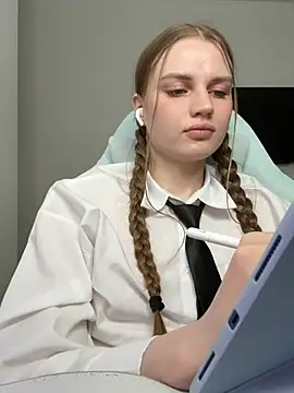 StellaLawless online show from March 8, 2:04 am