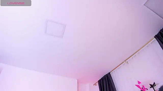 MarilynSmIith online show from December 4, 1:02 pm