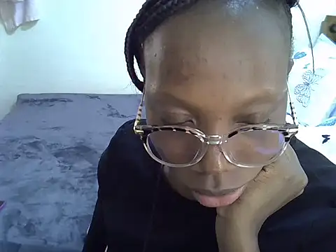 Sweet Bear online show from October 10, 11:15 am