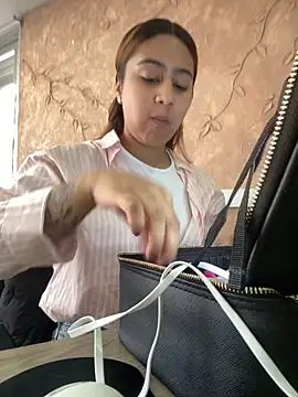 Miabonnett  online show from September 15, 12:02 pm