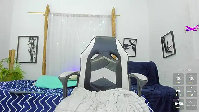  RedMoon online show from October 1, 9:20 pm