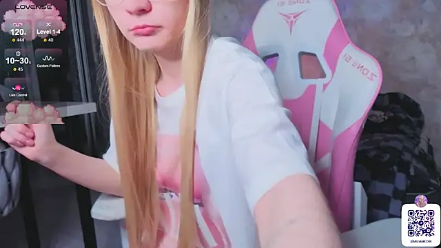 Milia Parker online show from April 8, 3:36 pm