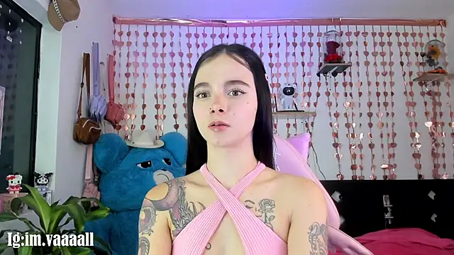 lucyy tay online show from October 14, 6:05 am