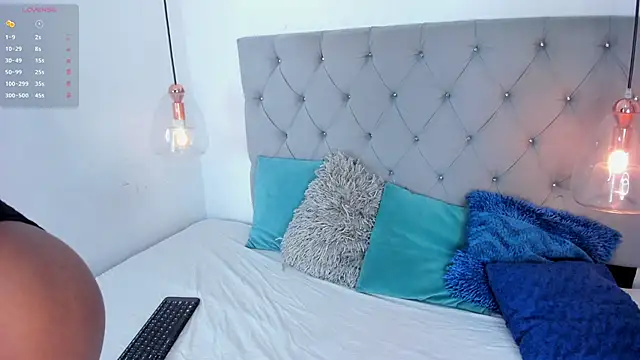 KimberlyCutee online show from March 28, 9:14 pm