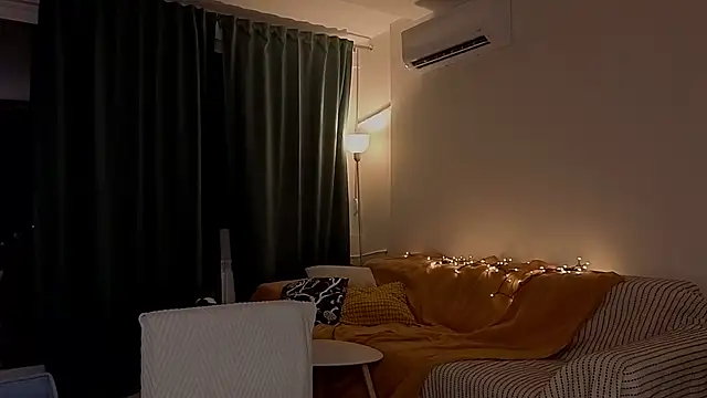 amber quell here online show from February 1, 8:18 pm