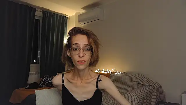 amber quell here online show from April 5, 6:51 pm