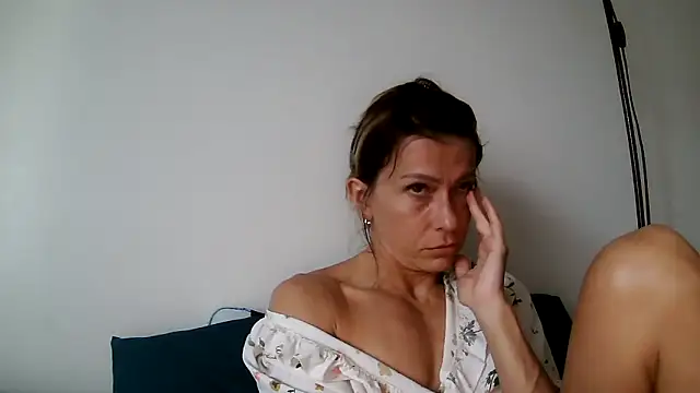 anechka1 online show from April 17, 10:56 pm