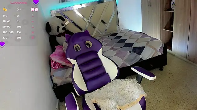 Charming J online show from November 6, 6:19 am