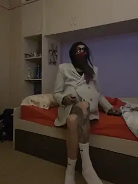 Kamaleonix online show from April 24, 9:39 pm