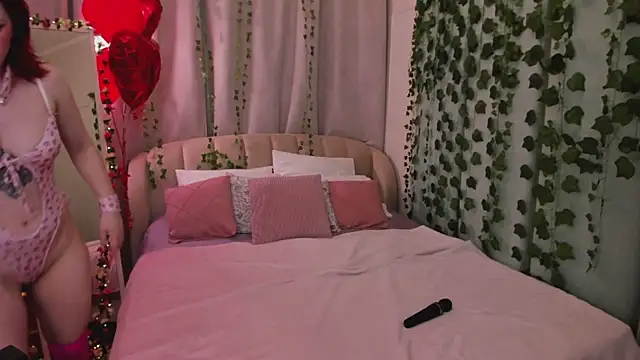 Love is Lola online show from March 1, 12:21 am