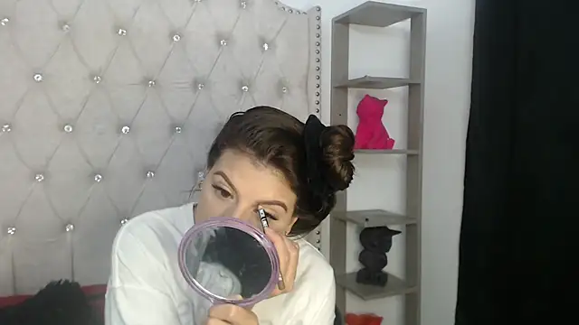 Abril Squirt online show from February 6, 11:08 pm