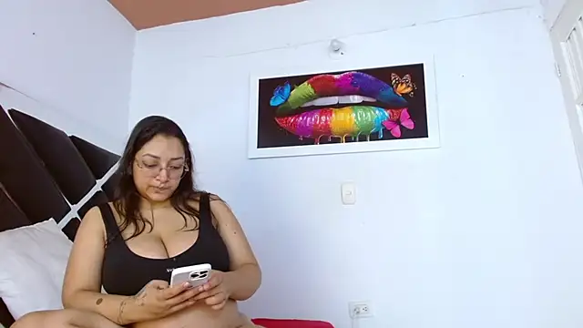 ManuelaCox online show from October 11, 5:15 pm