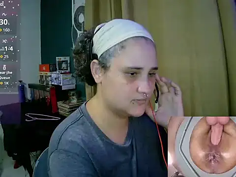 lolalicious 758 online show from May 12, 11:55 pm