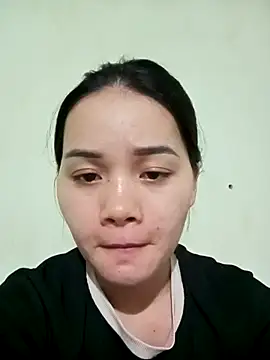 Ngoc-Trinh online show from November 23, 4:30 pm