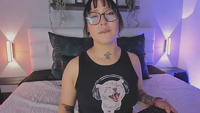 sofi bakerr online show from February 13, 11:45 am