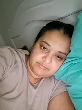 sarahhh1987 online show from November 1, 4:33 pm