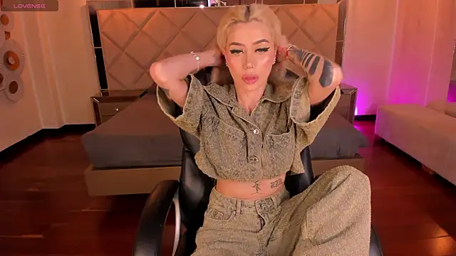 HannaConnor  online show from March 22, 11:55 pm