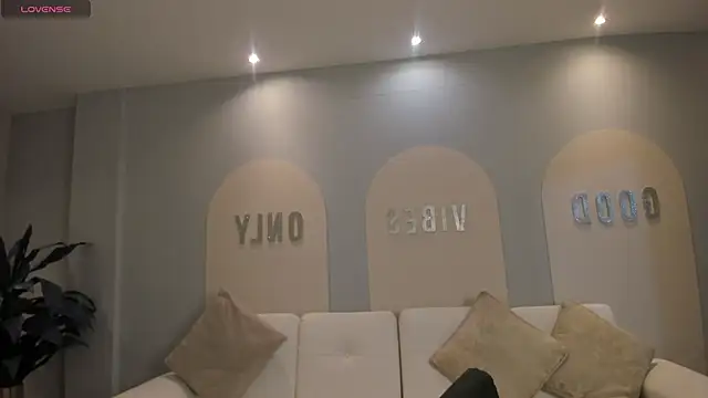 AliceHarper  online show from January 13, 10:47 pm