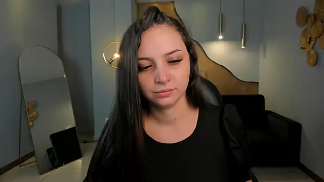 AliceHarper  online show from October 14, 7:05 pm