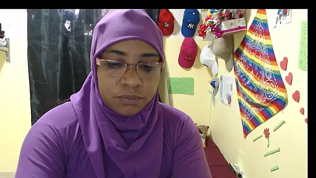 Aaliyah brown online show from December 3, 1:13 pm