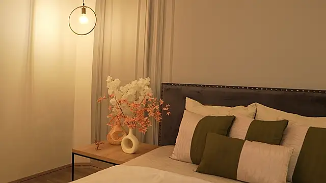 IrisBaker online show from March 17, 10:36 pm